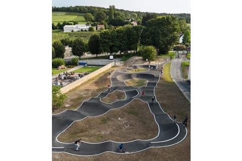 photographie aérienne du pumptrack de St Martin d'Ablois