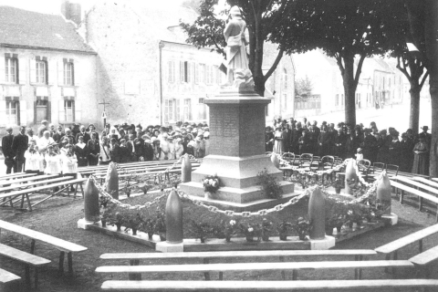 Le Monument aux Morts